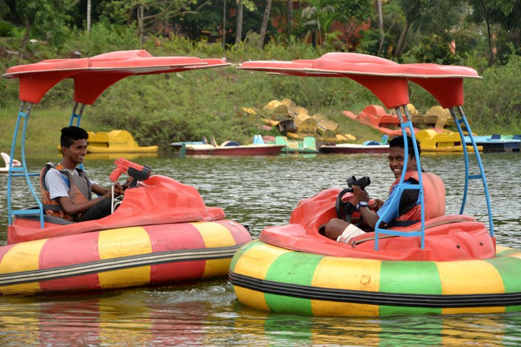 Mayem Lakeview Hotel Goa Exterior photo